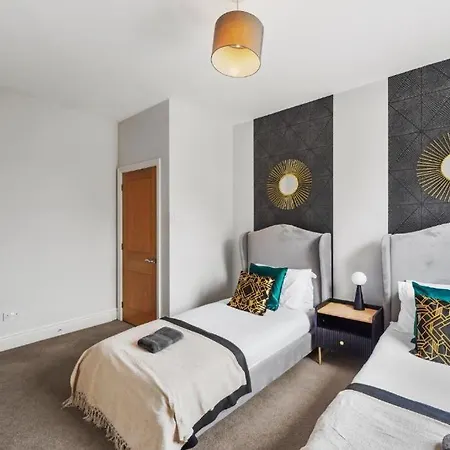 Pristine Stylish Townhouse On The Stray - Sleeps 8 Villa Harrogate Exterior photo