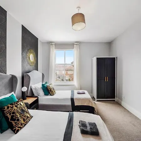 Pristine Stylish Townhouse On The Stray - Sleeps 8 Villa Harrogate Exterior photo