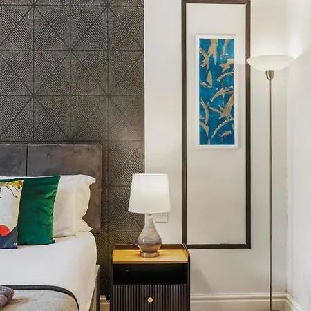 Pristine Stylish Townhouse On The Stray - Sleeps 8 Villa Harrogate Exterior photo