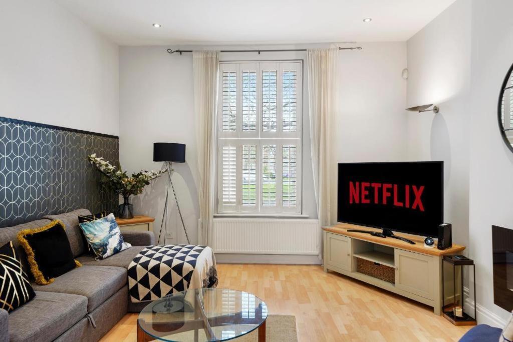 Holiday home Pristine Stylish Townhouse On The Stray - Sleeps 8 *