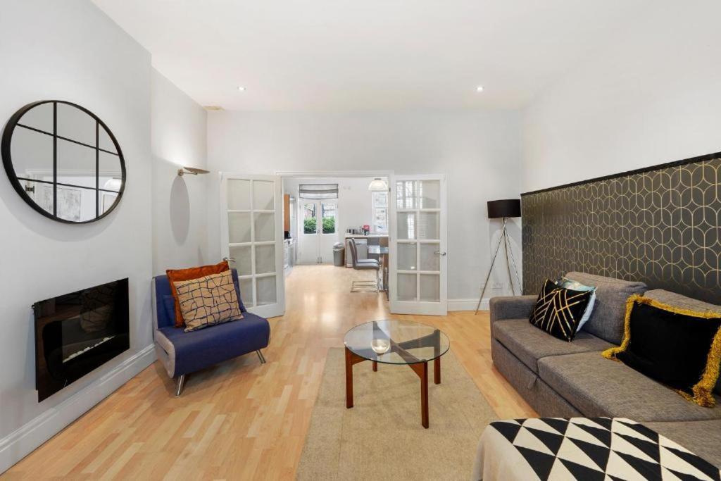 Pristine Stylish Townhouse On The Stray - Sleeps 8 * Harrogate