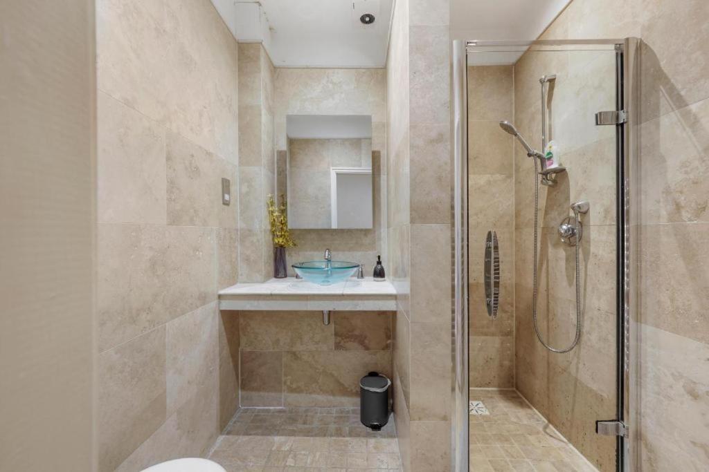Pristine Stylish Townhouse On The Stray - Sleeps 8 Harrogate